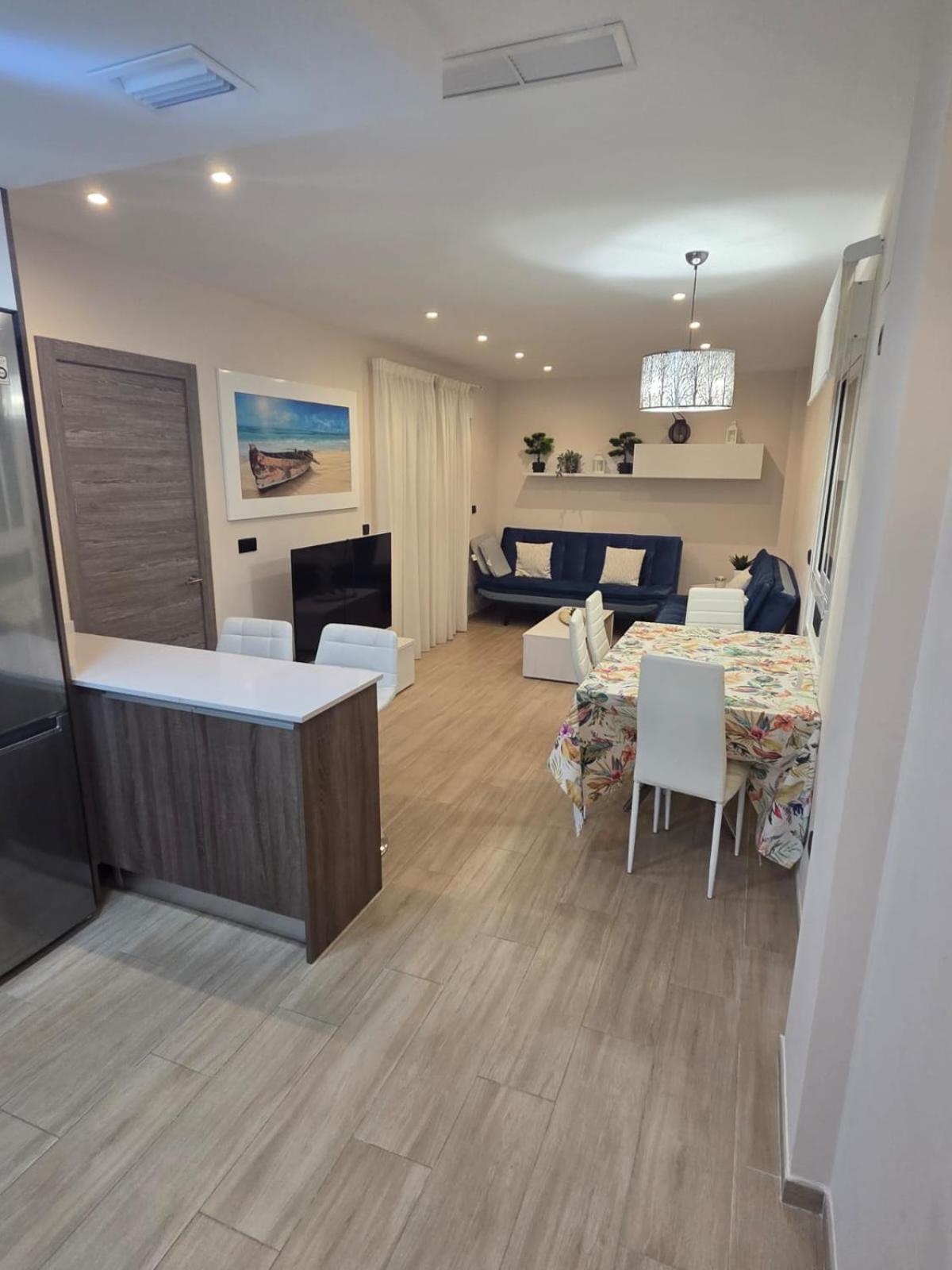 Very Beautiful En El Campello, Close To The Apartment